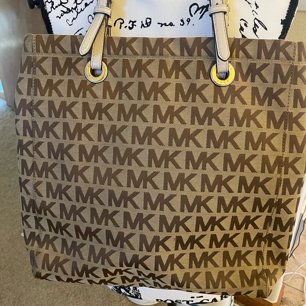 Michael Kors Carry All Bag